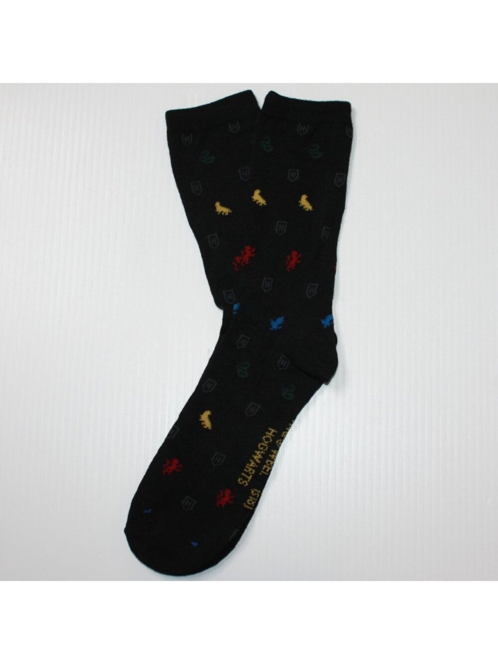 Harry Potter Multicolor Hogwarts House Logo Print Crew Socks Shoe size 6-12 NWOT